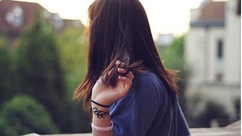 女生说心情不好怎么撩?千万别问怎么了